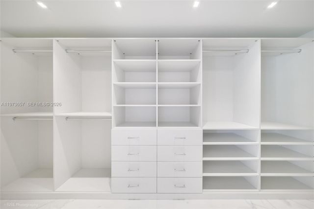 55 La Gorce Cir, Miami Beach, FL 33141