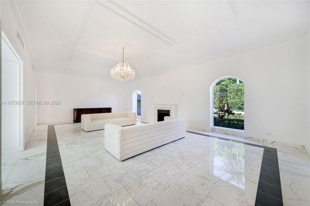 55 La Gorce Cir, Miami Beach, FL 33141