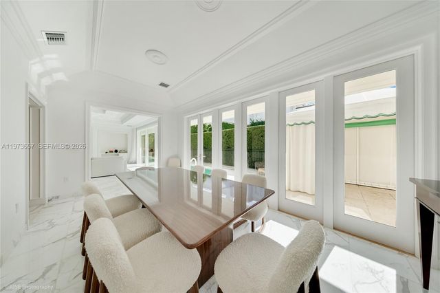 55 La Gorce Cir, Miami Beach, FL 33141