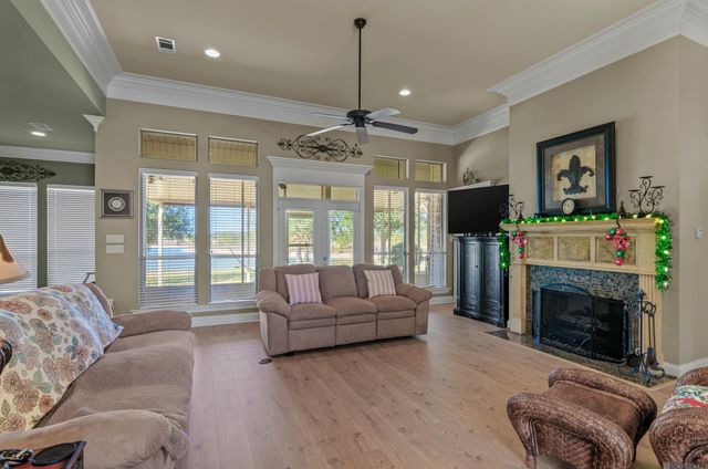 114 Serenity Dr, Denham Springs, LA 70706