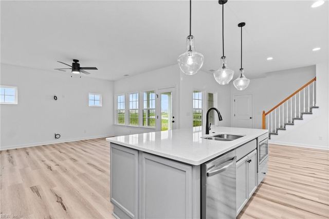 102 Ryker RD W, Moyock, NC 27958