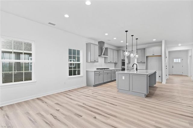 102 Ryker RD W, Moyock, NC 27958