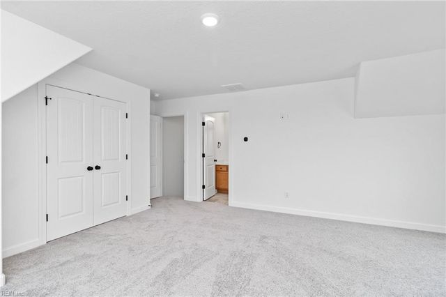 102 Ryker RD W, Moyock, NC 27958