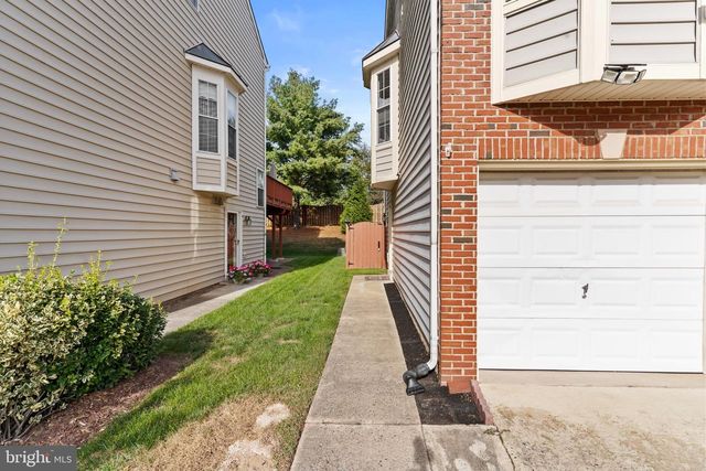 4619 DEERWATCH DR, Chantilly, VA 20151