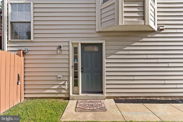 4619 DEERWATCH DR, Chantilly, VA 20151