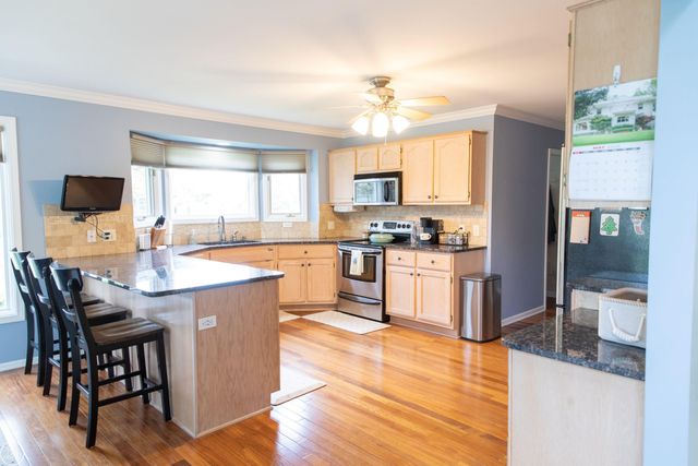17385 Hillcrest Drive, Macomb Twp, MI 48044