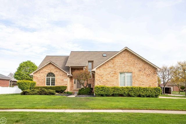 17385 Hillcrest Drive, Macomb Twp, MI 48044