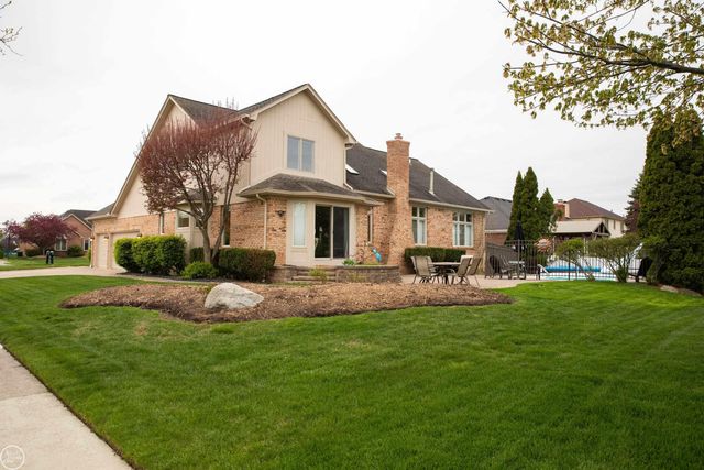 17385 Hillcrest Drive, Macomb Twp, MI 48044