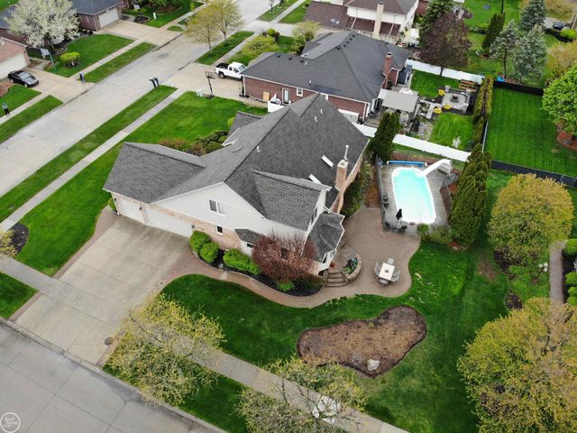 17385 Hillcrest Drive, Macomb Twp, MI 48044