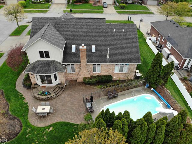 17385 Hillcrest Drive, Macomb Twp, MI 48044