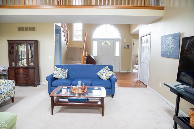 17385 Hillcrest Drive, Macomb Twp, MI 48044