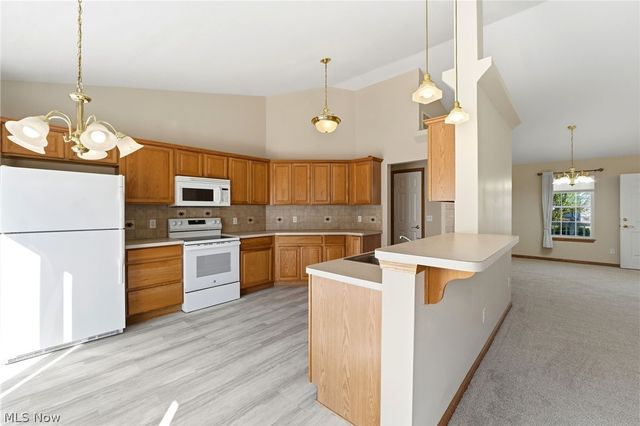 320 Falling Leaf Drive, Seven Hills, OH 44131