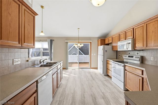 320 Falling Leaf Drive, Seven Hills, OH 44131