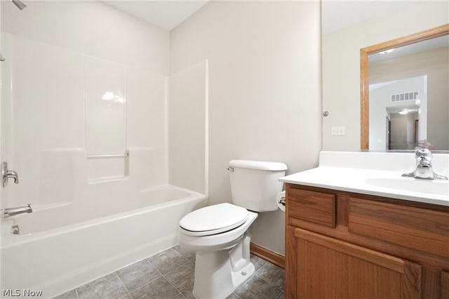 320 Falling Leaf Drive, Seven Hills, OH 44131