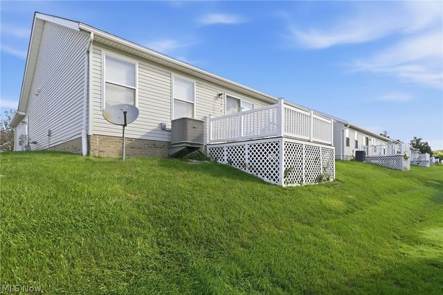 320 Falling Leaf Drive, Seven Hills, OH 44131