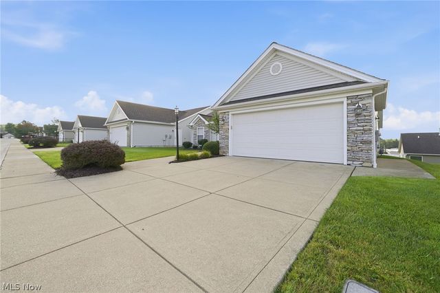 320 Falling Leaf Drive, Seven Hills, OH 44131
