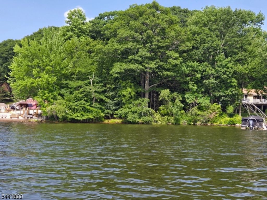 4 Maine St, Jefferson Twp., NJ 07849 — exterior