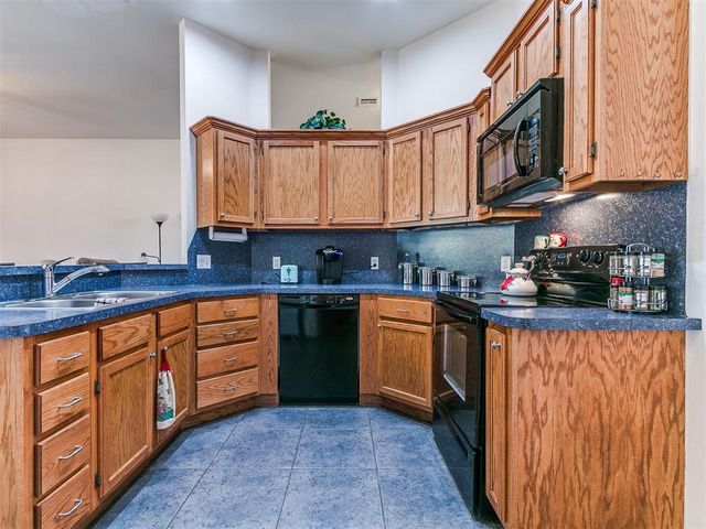 11521 Canyon Oaks Drive 14, Mcloud, OK 74851