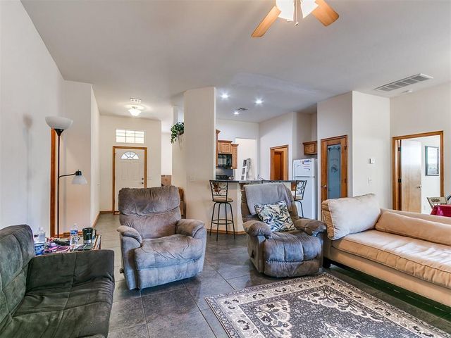 11521 Canyon Oaks Drive 14, Mcloud, OK 74851