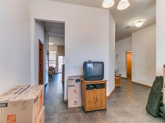 11521 Canyon Oaks Drive 14, Mcloud, OK 74851