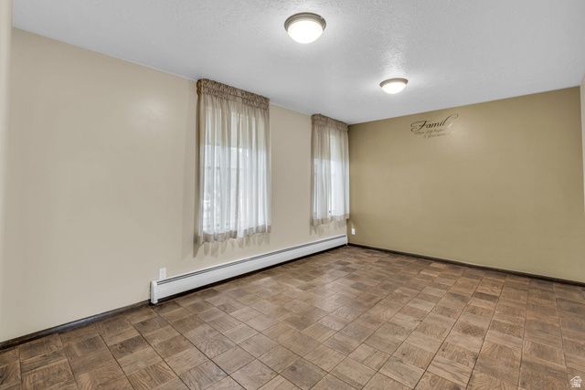 10705 S 300 E, Sandy, UT 84070