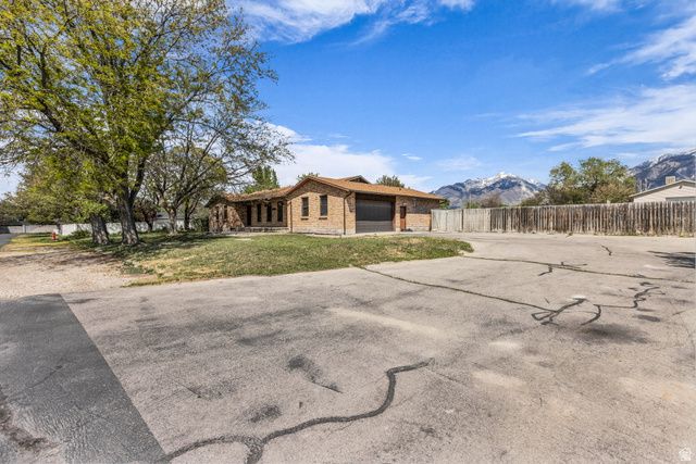 10705 S 300 E, Sandy, UT 84070