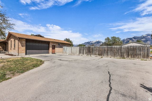 10705 S 300 E, Sandy, UT 84070