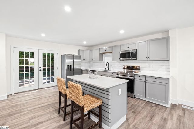 34 Pleasantdale Circle, Greenville, SC 29607