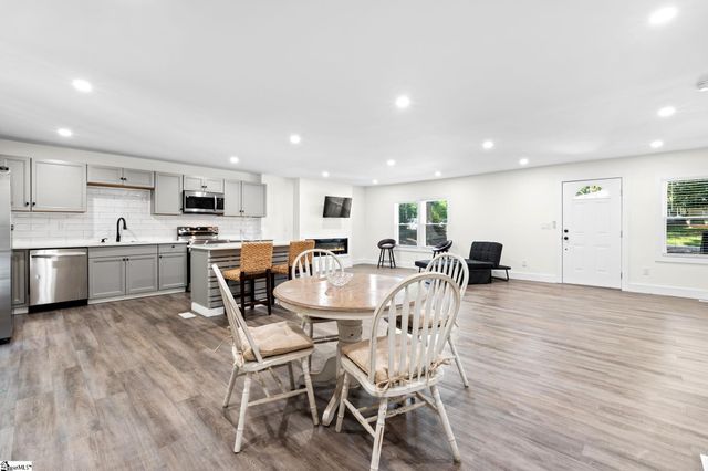 34 Pleasantdale Circle, Greenville, SC 29607