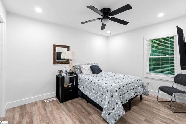 34 Pleasantdale Circle, Greenville, SC 29607