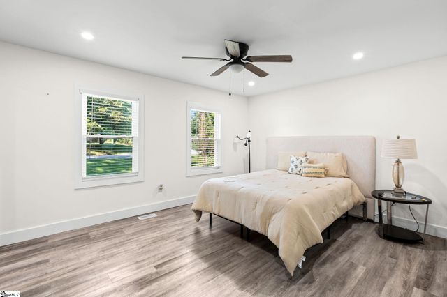 34 Pleasantdale Circle, Greenville, SC 29607