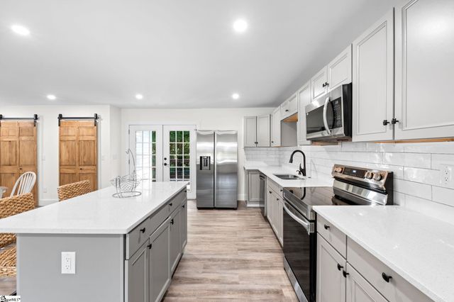 34 Pleasantdale Circle, Greenville, SC 29607