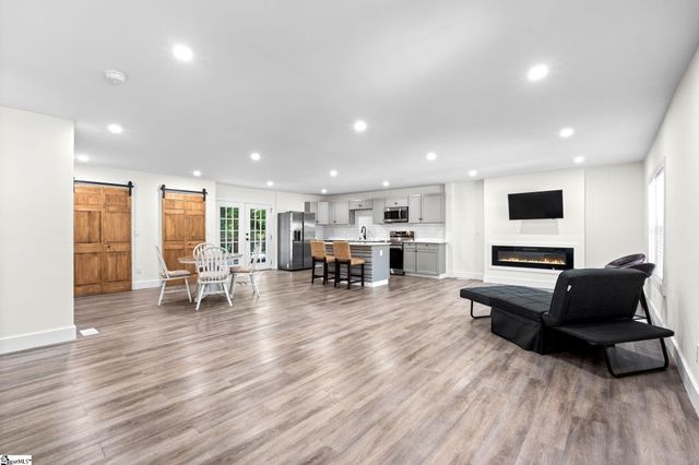 34 Pleasantdale Circle, Greenville, SC 29607