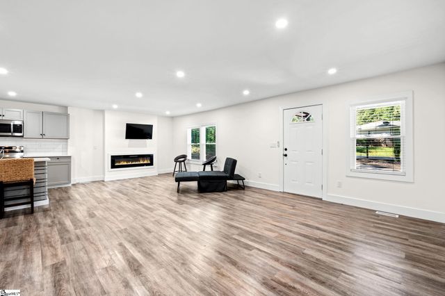 34 Pleasantdale Circle, Greenville, SC 29607