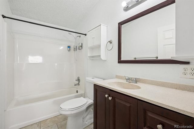 6185 E 81st Avenue, Dupont, CO 80024