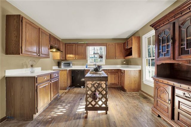 549 Eagles Nest Trail, Ball Ground, GA 30107