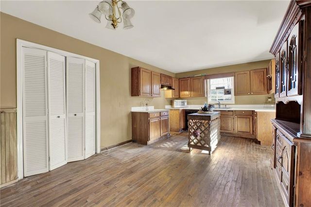 549 Eagles Nest Trail, Ball Ground, GA 30107