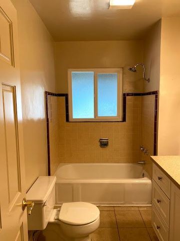 1538 Albany Ave, Modesto, CA 95350