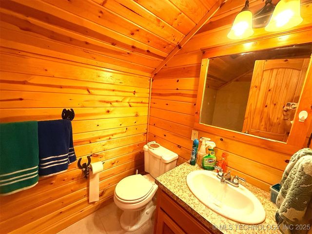 7905 Hornbeam Road, Henryetta, OK 74437