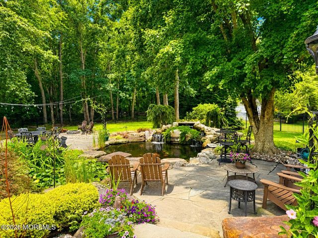 8 Nicole Court, Jackson, NJ 08527