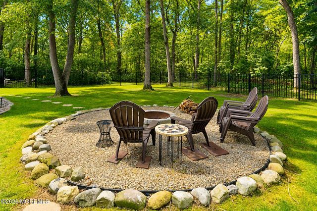8 Nicole Court, Jackson, NJ 08527