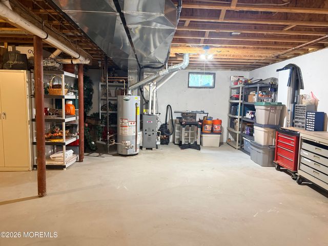 8 Nicole Court, Jackson, NJ 08527