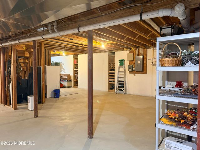 8 Nicole Court, Jackson, NJ 08527