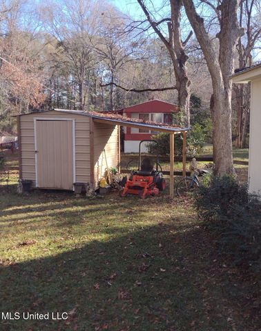 35 Newman Road, Natchez, MS 39120