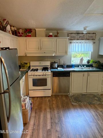 35 Newman Road, Natchez, MS 39120