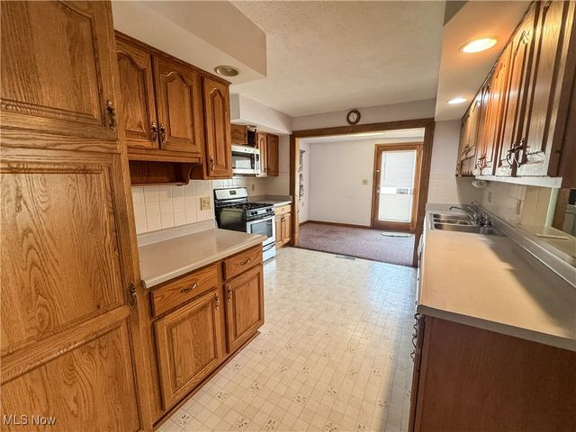 700 28th Street, Vienna, WV 26105