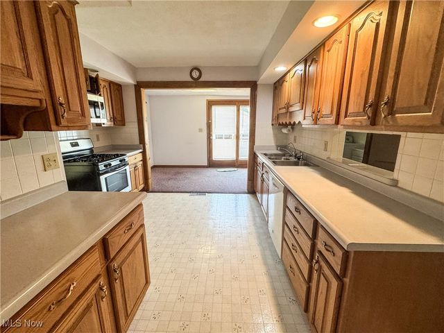 700 28th Street, Vienna, WV 26105