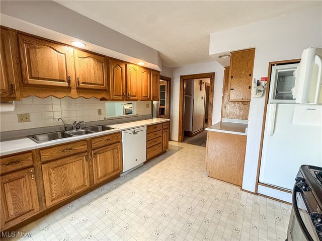 700 28th Street, Vienna, WV 26105