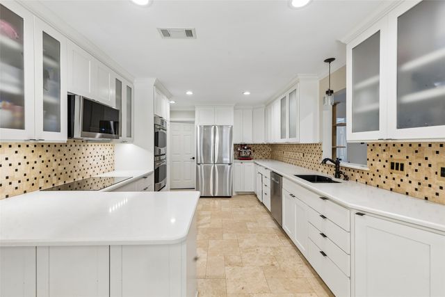 160 Cedarcrest Lane, Double Oak, TX 75077