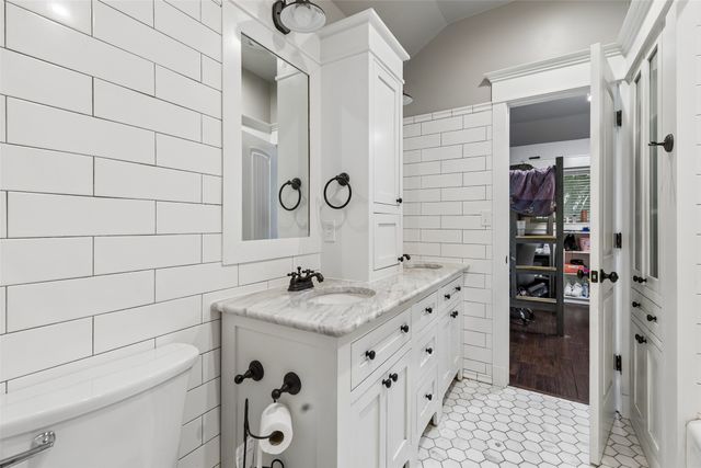 160 Cedarcrest Lane, Double Oak, TX 75077